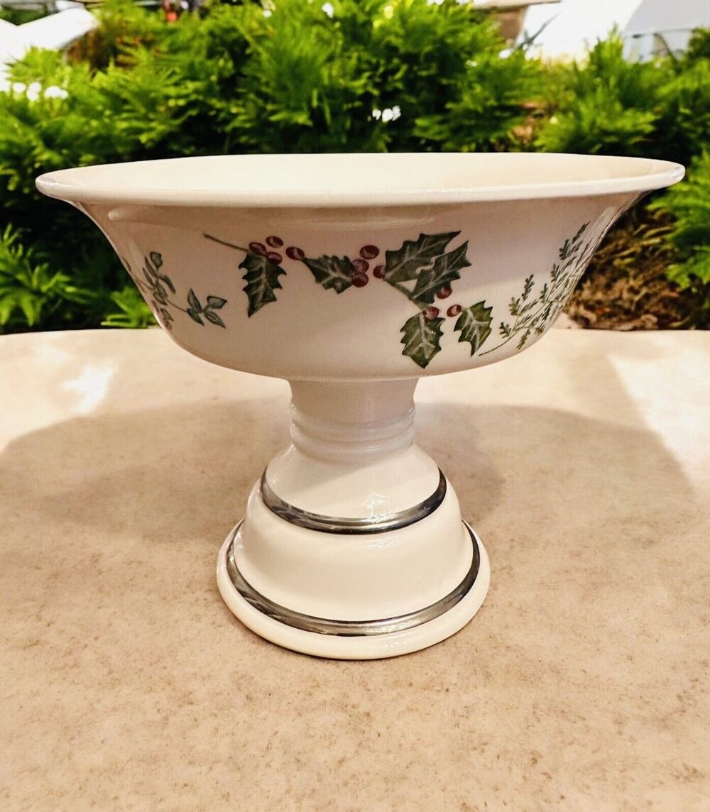Bath & Body Works Winter Christmas Holly Pedestal Bowl Large Candle Candy dish
